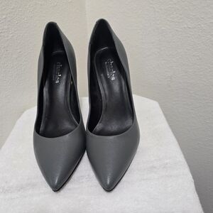 CHARLES BY CHARLES DAVID Leather Pumps Gray SZ 5